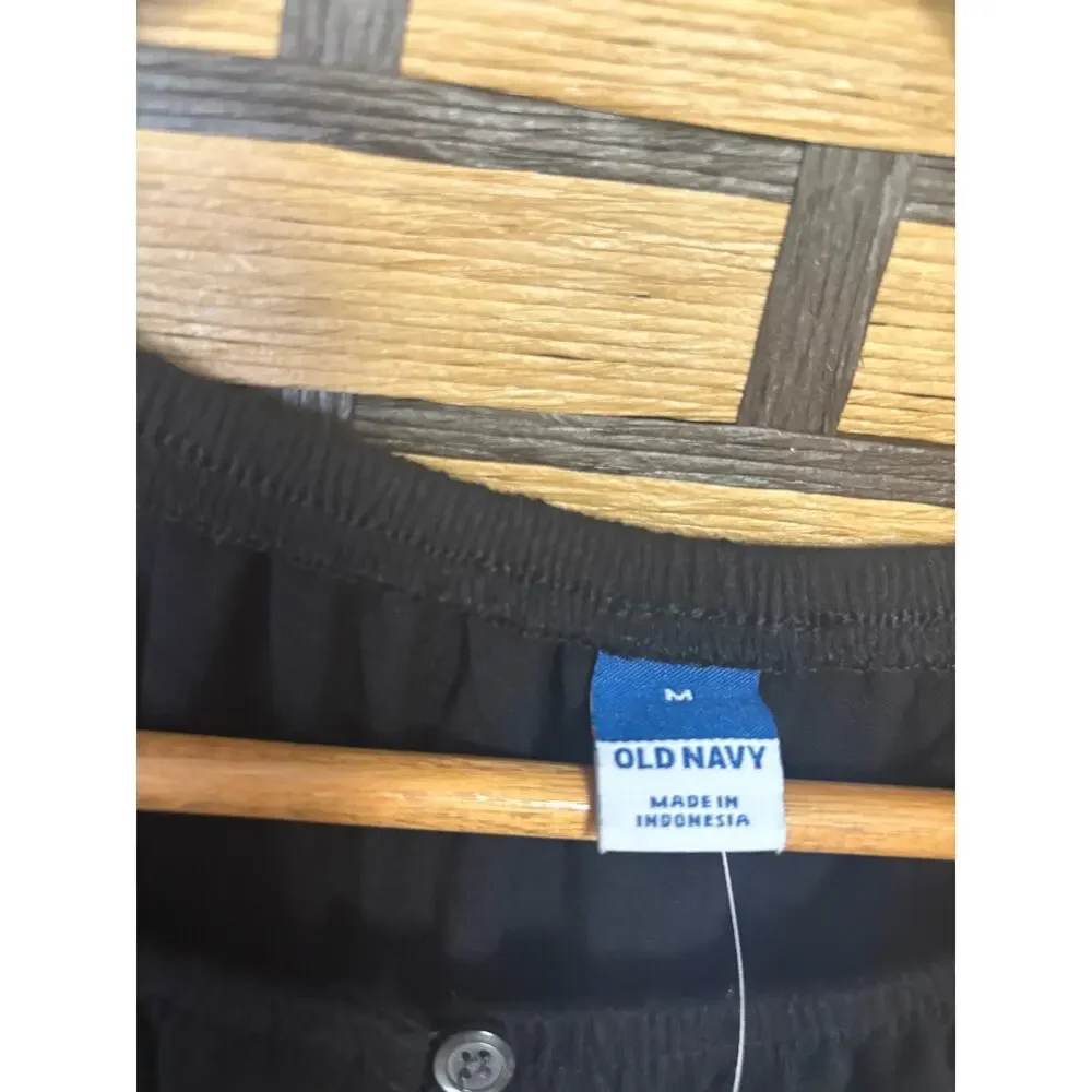 Old Navy Black Puff Sleeve Top Size Medium‎